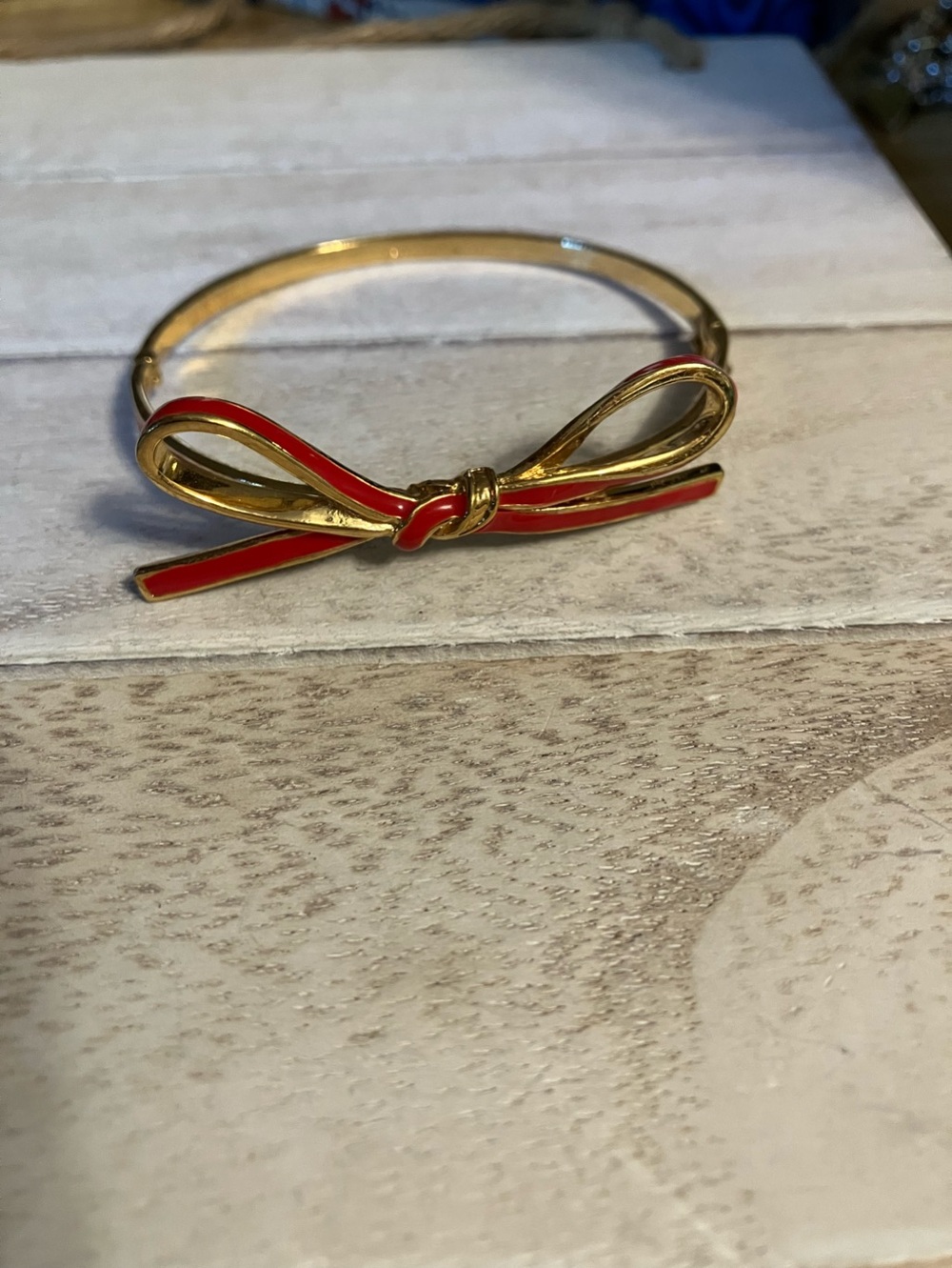 🌸Kate Spade Gold-tone Red Enamel Bow Bracelet